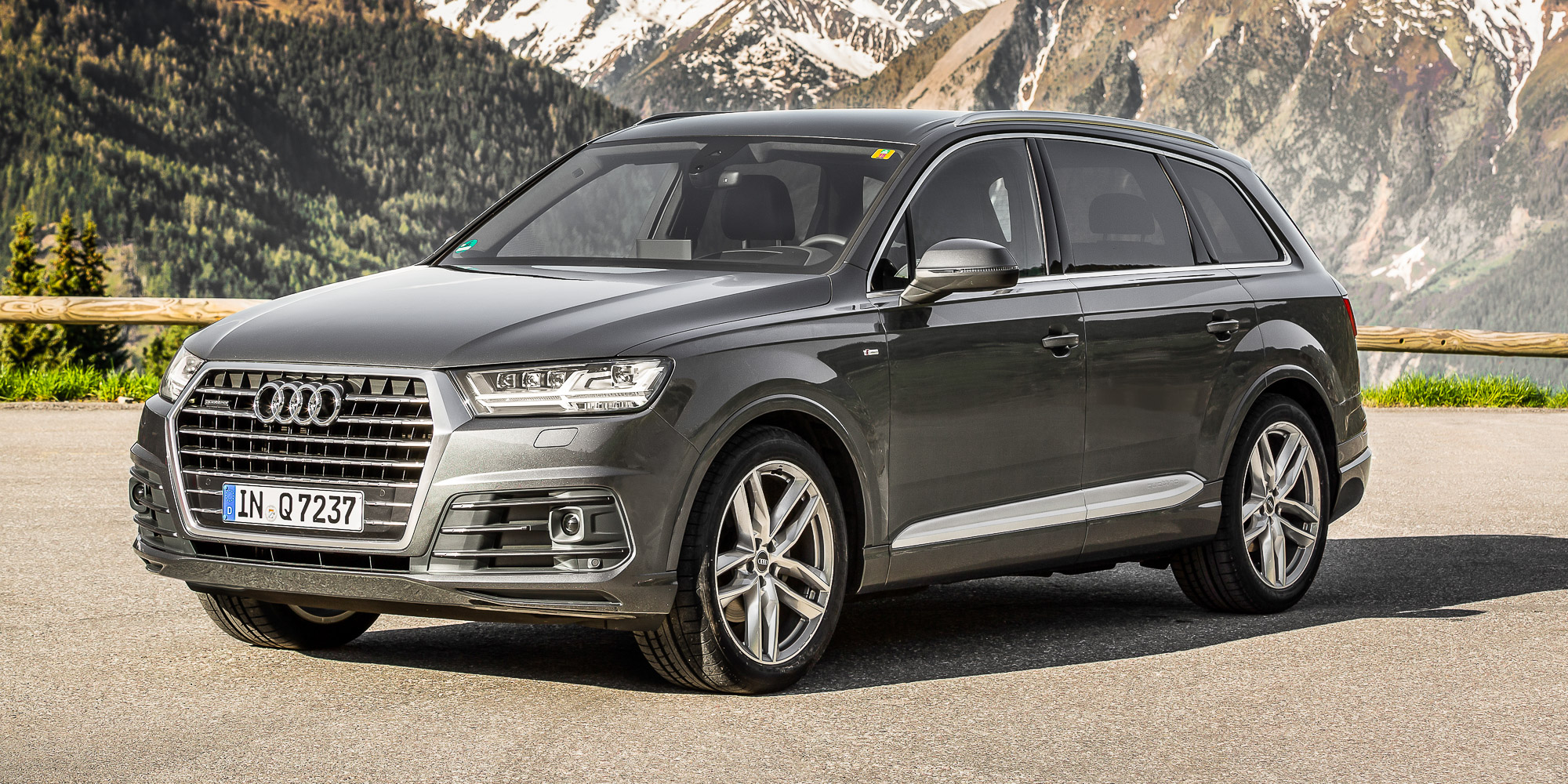 Audi q7 deals s line